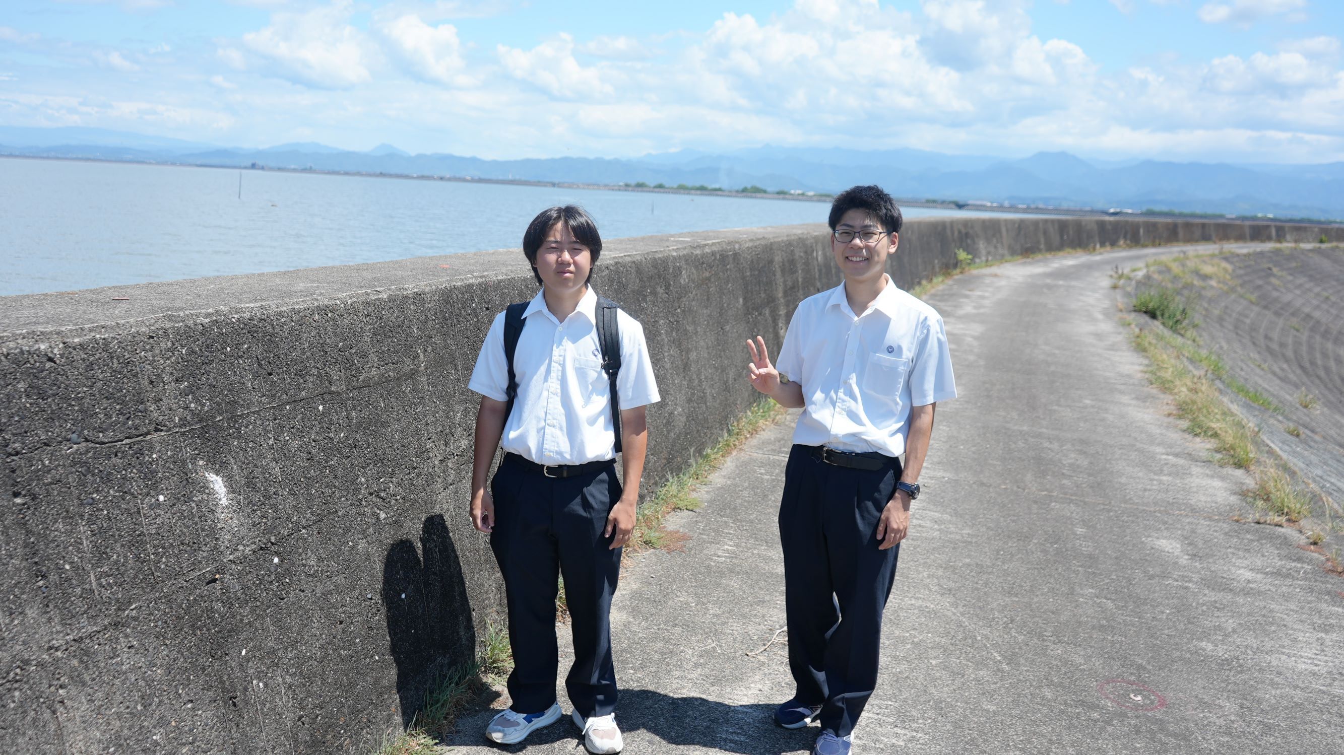 DSC00157　鏡川を背景に　.JPG